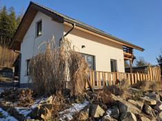 Komfortowy domek wolnostojący w Starej Kamienicy.